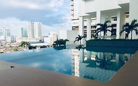 Pinnacle Tower Apartment Stay By Feel Suites